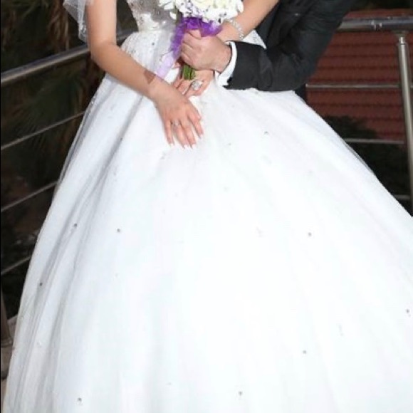 Wedding dress - Picture 6 of 8